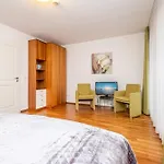 Kaufmannshof App 1 Apartman *