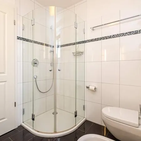 Kaufmannshof App 1 *